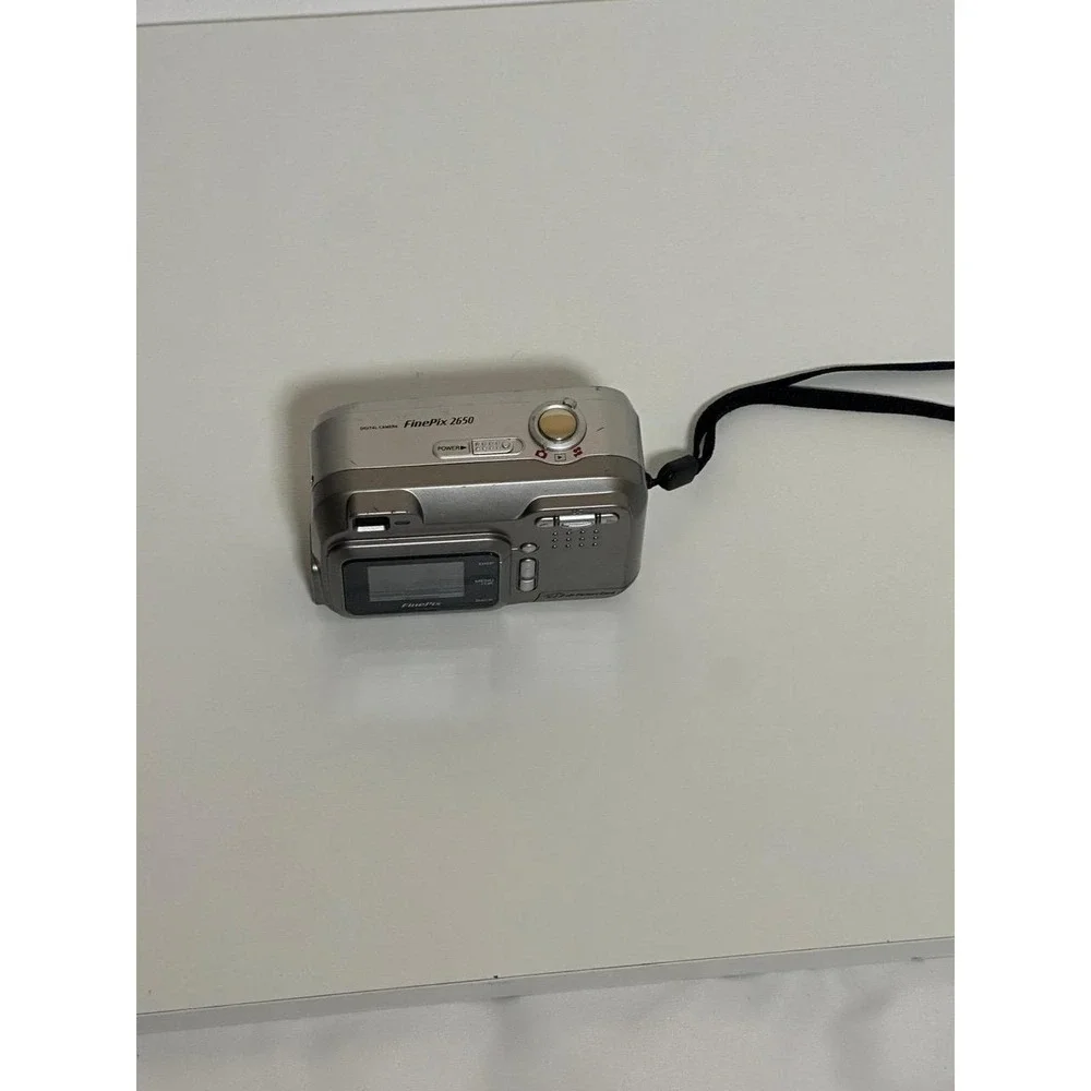 Fujifilm FinePix 2650 Digital Camera Silver For Parts Only